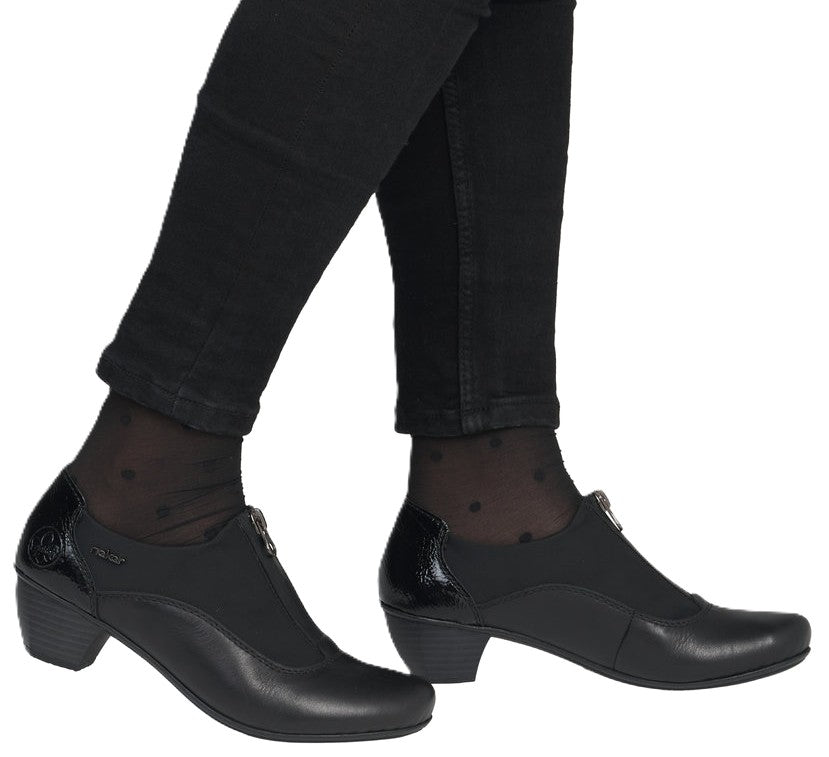 Chaussures à talons bas pour femme Rieker 41765-00, noir verni
