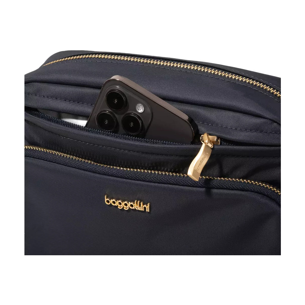 MTC213 MOTT CROSSBODY